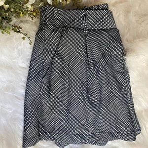 Adorable black and white mom shorts